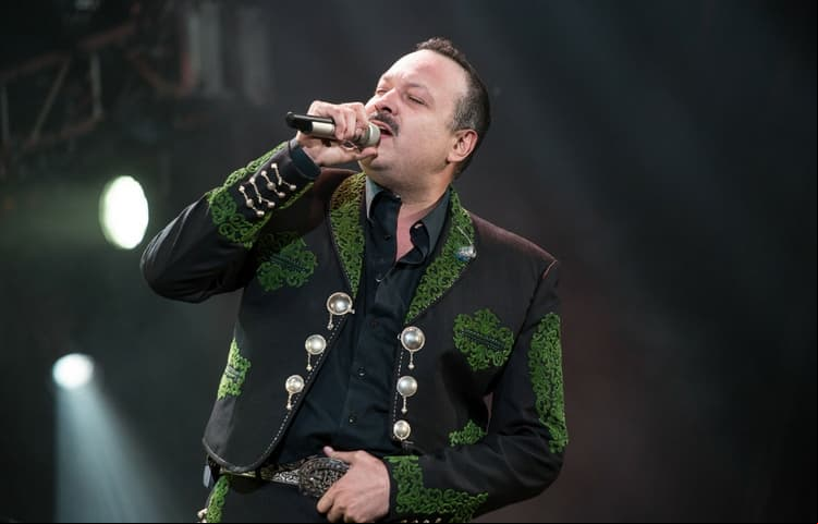 Pepe Aguilar apoya al voto latino