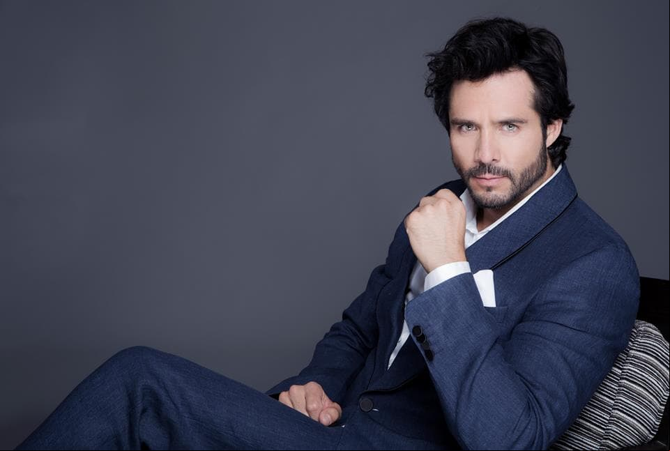 José Ron es uno de los galanes preferidos de las telenovelas, pues además de ser un actor que cautiva por su interpretación, posee un físico que enamora a la audiencia. Sin embargo, el histrión no es el único galán de su familia, ya que, además, tiene tres guapos hermanos: Alex, Julio y Daniel. ¡Conócelos!