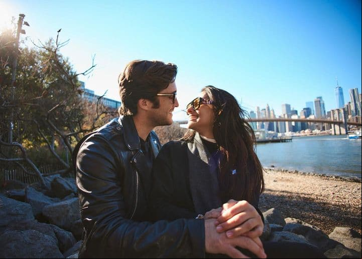 Renata Notni y su novio Diego Boneta.